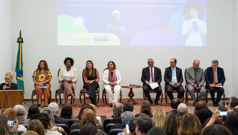 3º Relatório de Transparência Salarial: mulheres recebem 20,9% a menos do que os homens