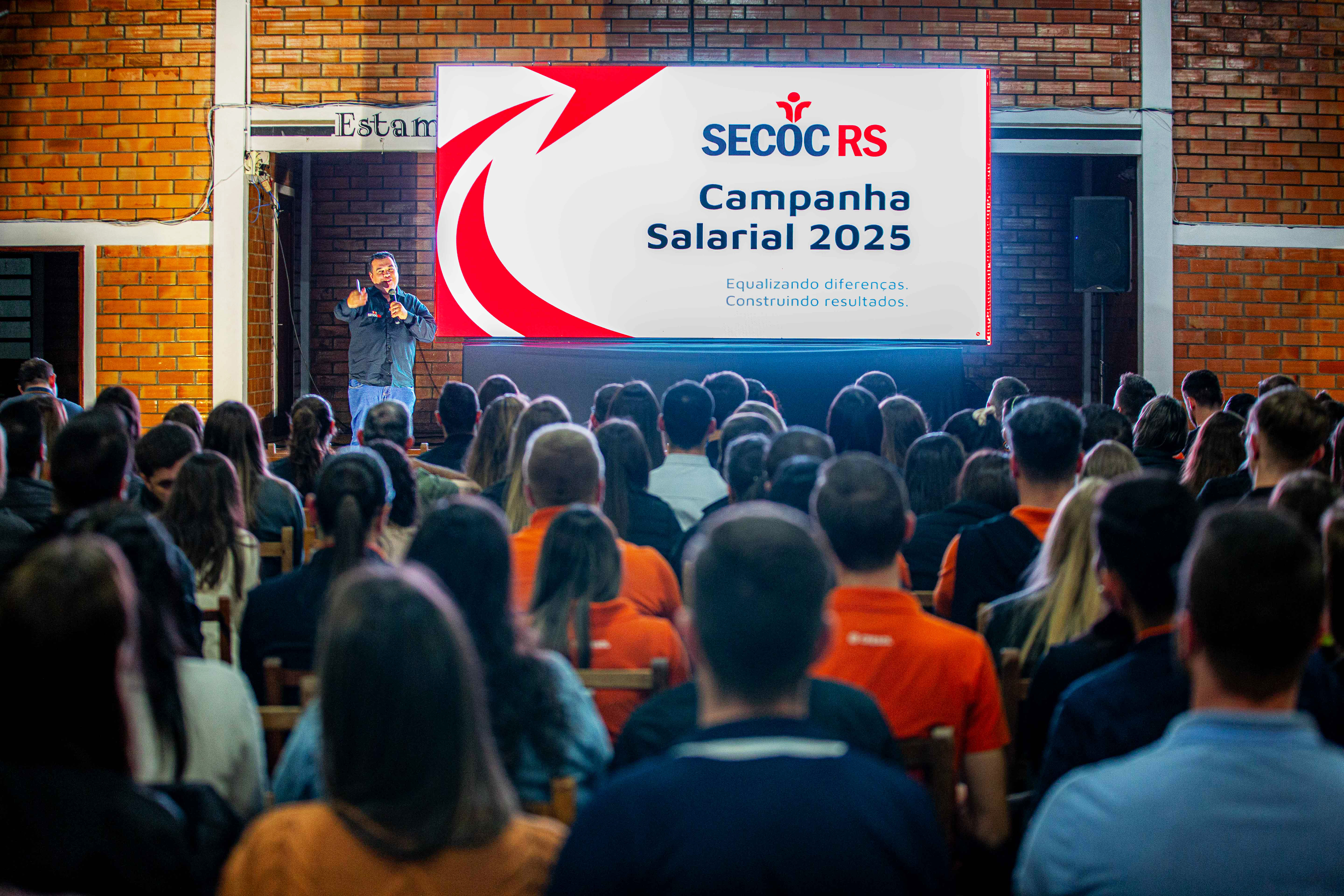 Campanha Salarial 2025: Mais de 160 trabalhadores participam da assembleia de Santa Rosa 