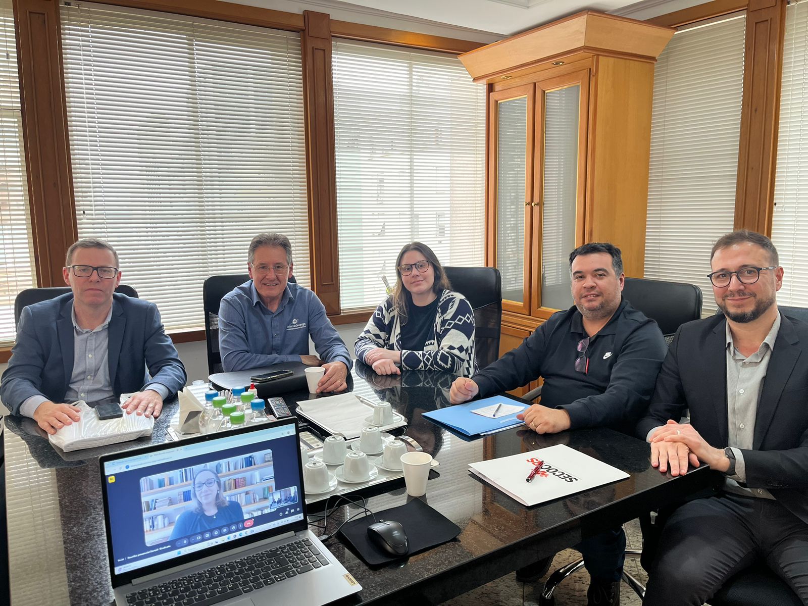 Sicredi mantém proposta e SECOC RS reforça pautas da Campanha Salarial 2025